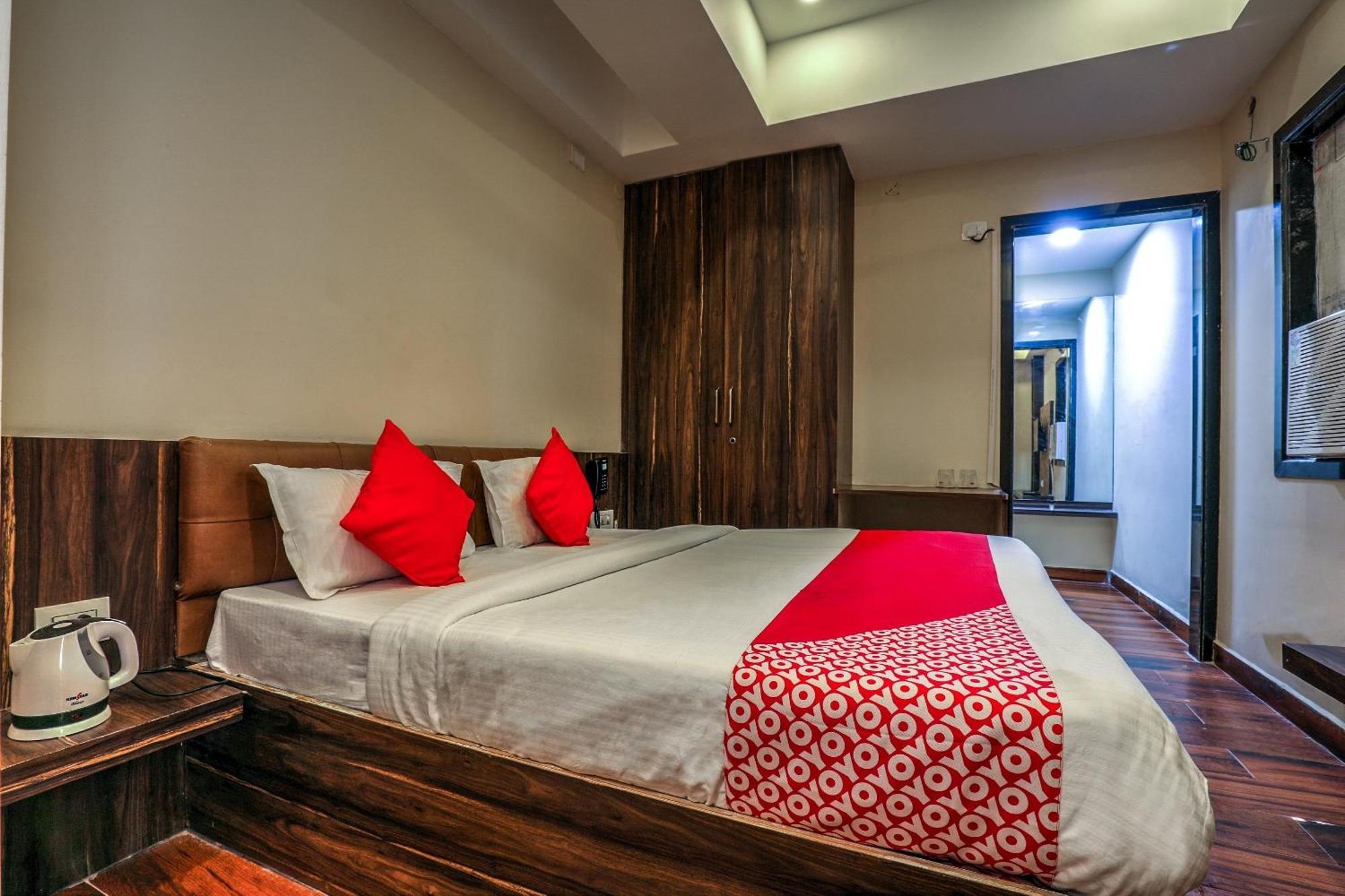 Hotel Capital O Sky Grand à Haïdarabad Extérieur photo