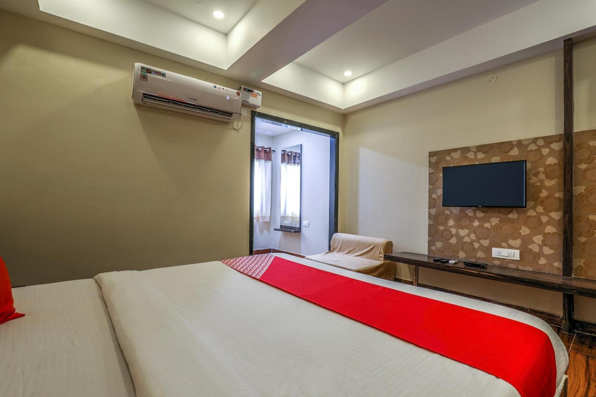 Hotel Capital O Sky Grand à Haïdarabad Extérieur photo