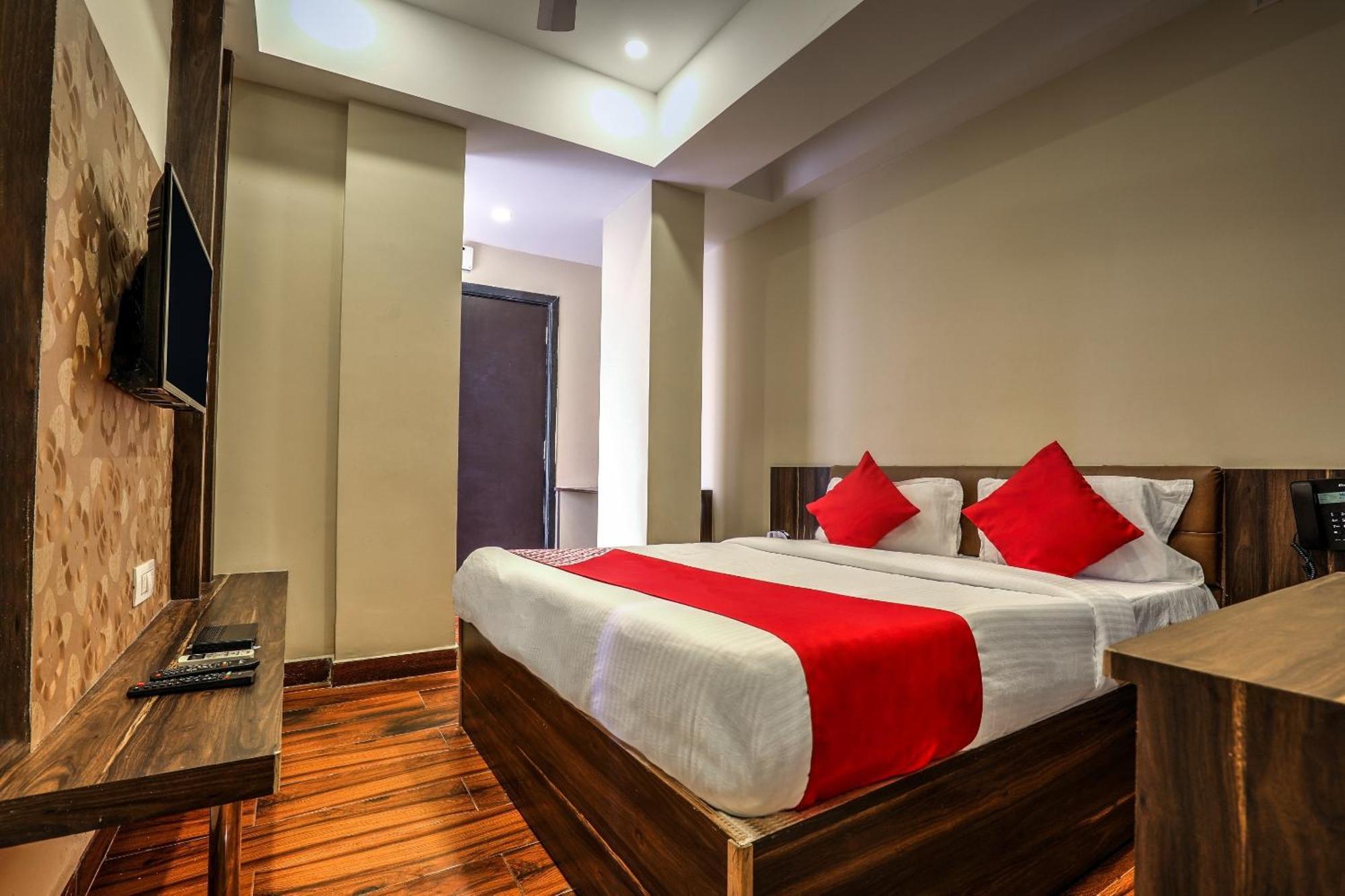 Hotel Capital O Sky Grand à Haïdarabad Extérieur photo