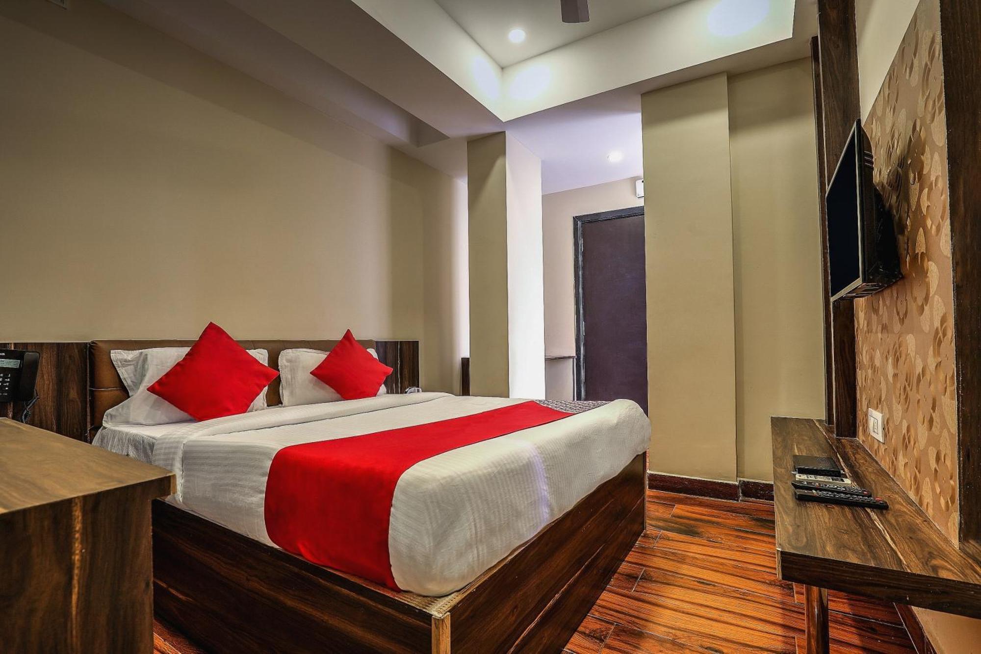 Hotel Capital O Sky Grand à Haïdarabad Extérieur photo
